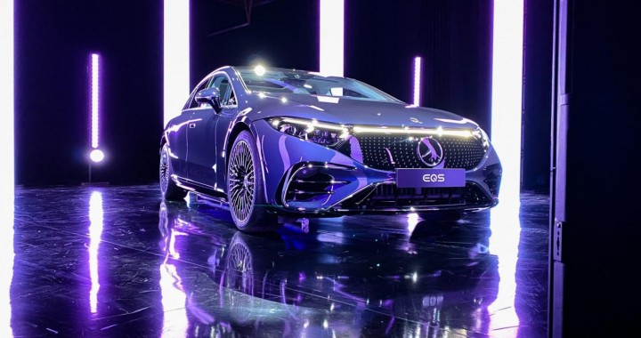 Mercedes-Benz EQS 2022 mới có gì hay?